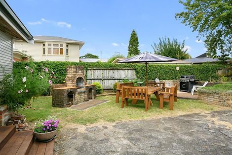 Photo of property in 197 Brady Street, Te Awamutu, 3800