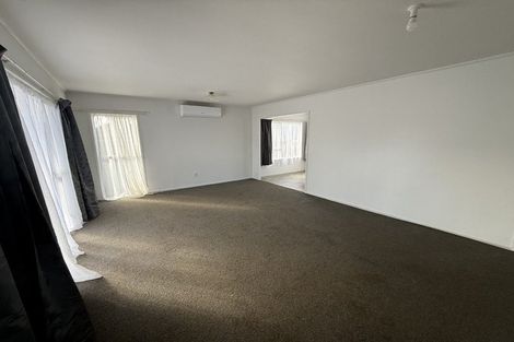 Photo of property in 426 Roscommon Road, Clendon Park, Auckland, 2103