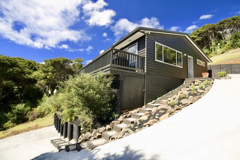Photo of property in 33 Whaanga Road, Raglan, 3297