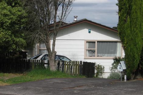 Photo of property in 16 Prior Place, Glendene, Auckland, 0602