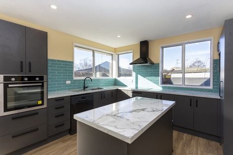 Photo of property in 1/6a Chipping Lane, Redwood, Christchurch, 8051