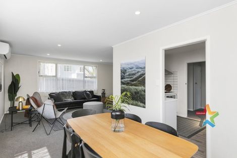 Photo of property in 178 Queens Drive, Lyall Bay, Wellington, 6022
