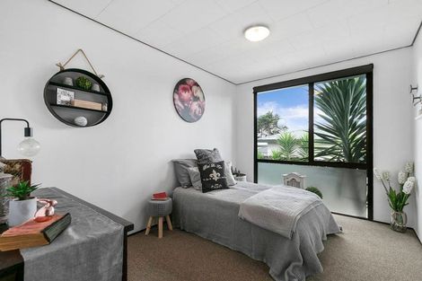 Photo of property in 1/26 Kamara Road, Glen Eden, Auckland, 0602