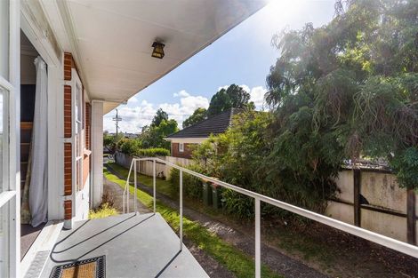 Photo of property in 2/14 South Street, Papakura, 2110