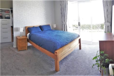 Photo of property in 11 Saint Heliers Grove, Fitzherbert, Palmerston North, 4410