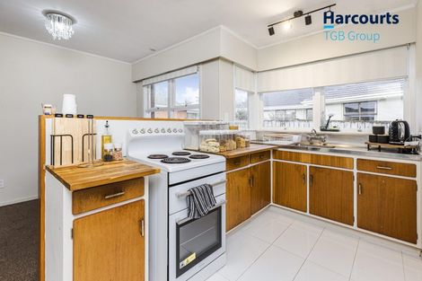 Photo of property in 2/55 Orams Road, Hillpark, Auckland, 2102