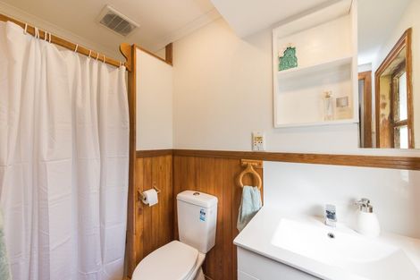 Photo of property in 15 Kingswood Street, Takaro, Palmerston North, 4412