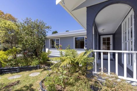 Photo of property in 11 Hookway Grove, Paraparaumu, 5032