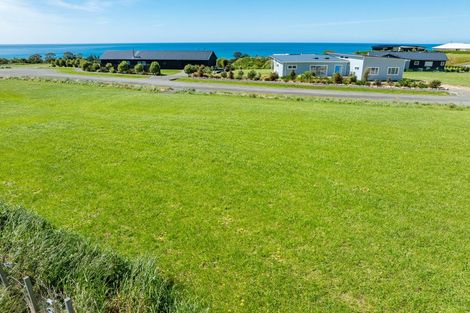 Photo of property in 42 Tama Road, Riversdale Beach, Masterton, 5872