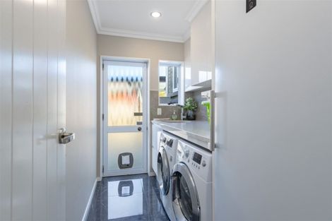 Photo of property in 313 Maungaraki Road, Maungaraki, Lower Hutt, 5010