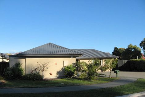 Photo of property in 77 Sarabande Avenue, Redwood, Christchurch, 8051