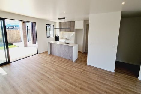 Photo of property in 110 Kaurinui Crescent, One Tree Point, 0118