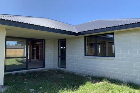 Photo of property in 5 Arrowsmith Drive, Clover Park, Auckland, 2019