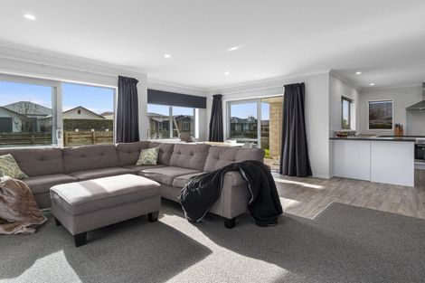 Photo of property in 50 Penetaka Heights, Pyes Pa, Tauranga, 3112
