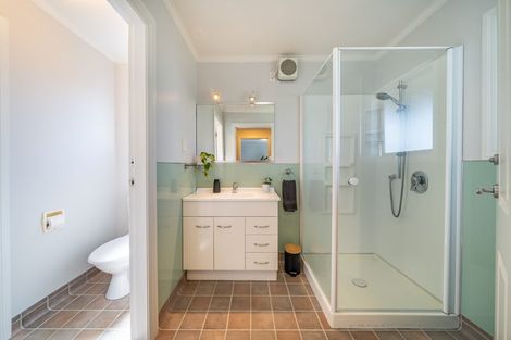 Photo of property in 11 Chastudon Place, Tawa, Wellington, 5028