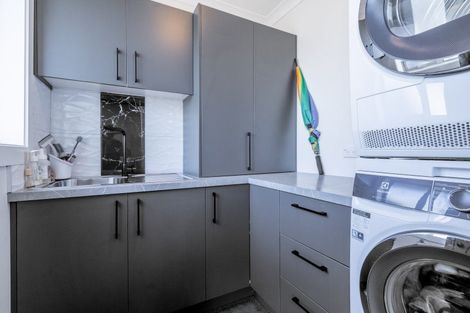 Photo of property in 14 Ballantrae Street, Wallacetown, 9816