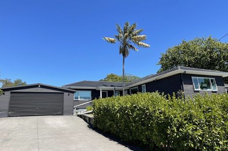 Photo of property in 29c South Lynn Road, Titirangi, Auckland, 0604