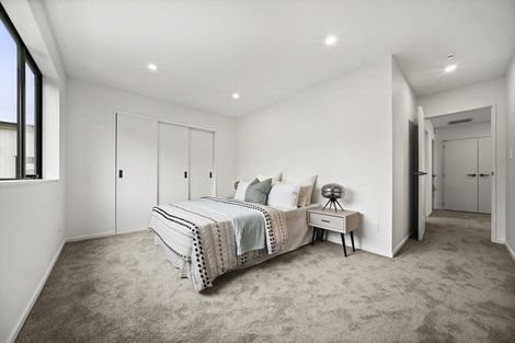 Photo of property in 6 Pukeko Road, Hobsonville, 0616