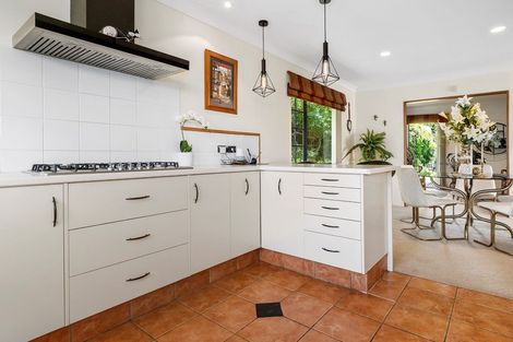 Photo of property in 10 Rochester Place, Bethlehem, Tauranga, 3110