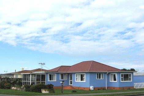 Photo of property in 14 Mosston Road, Castlecliff, Whanganui, 4501