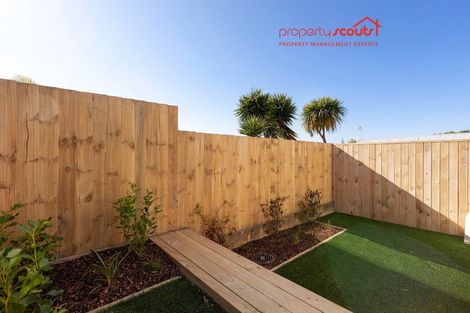 Photo of property in 1/80 Awaroa Road, Sunnyvale, Auckland, 0612