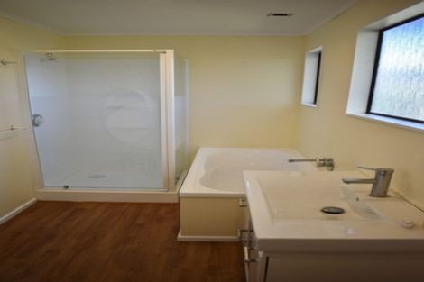 Photo of property in 8 Hewson Crescent, Otaki Beach, Otaki, 5512