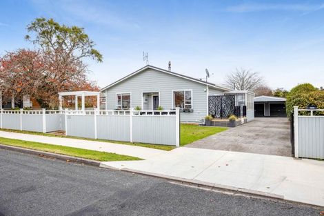 Photo of property in 30 Kahikatea Street, Inglewood, 4330