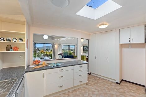 Photo of property in 19 Napier Grove, Waikanae Beach, Waikanae, 5036