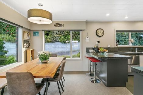 Photo of property in 2/13 Scenic Heights, Acacia Bay, Taupo, 3330