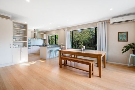 Photo of property in 22 Bur Oak Terrace, Schnapper Rock, Auckland, 0632