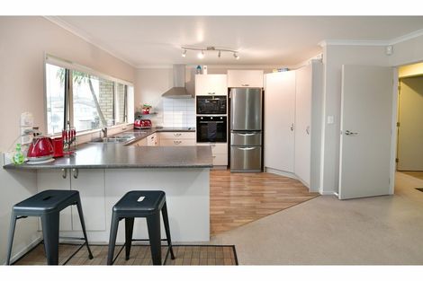 Photo of property in 10 Centreway Road, Orewa, 0931