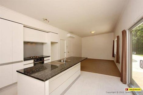 Photo of property in 12 Winstone Place, Highlands Park, New Plymouth, 4312