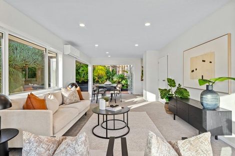 Photo of property in 2/3a Richards Avenue, Forrest Hill, Auckland, 0620