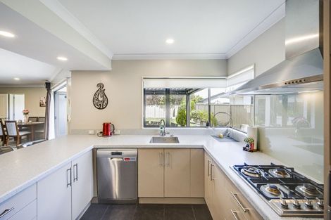 Photo of property in 15 Pania Place, Poraiti, Napier, 4112