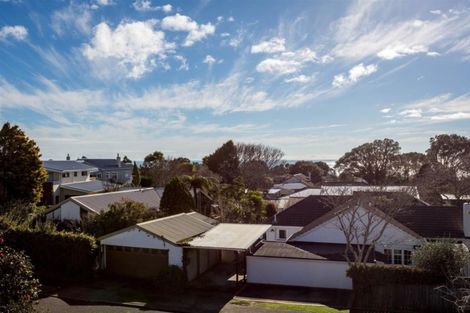 Photo of property in 100 Belt Road, New Plymouth, 4310