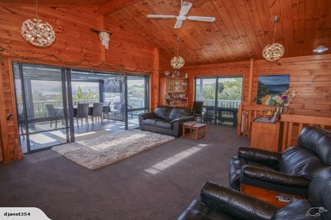 Photo of property in 33 Cable Bay Block Road, Cable Bay, 0420