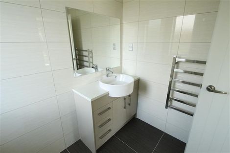 Photo of property in 23 Erceg Way, Rosehill, Papakura, 2113