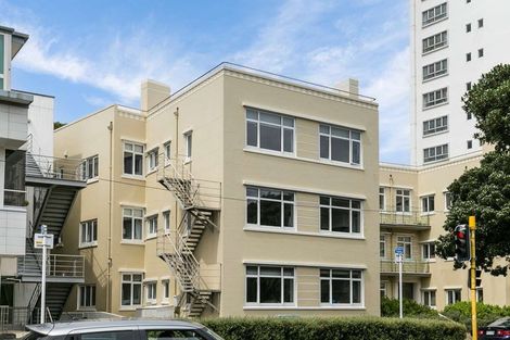 Photo of property in Fountain Court, 5/48 Oriental Parade, Oriental Bay, Wellington, 6011