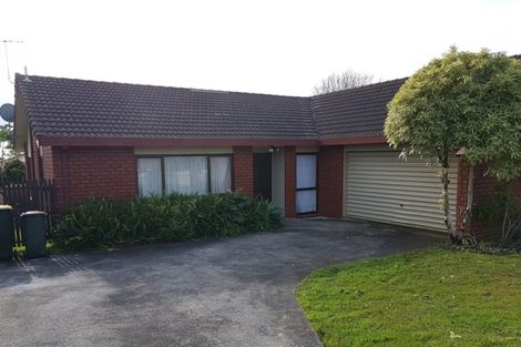 Photo of property in 112 Hutchinsons Road, Bucklands Beach, Auckland, 2014