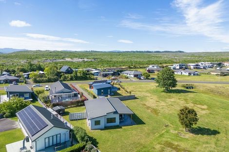 Photo of property in 112 Parekaawa Drive, Motuoapa, 3382