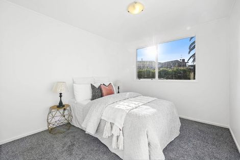 Photo of property in 10 La Trobe Street, Pakuranga Heights, Auckland, 2010