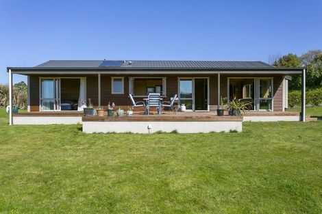 Photo of property in 18 Glen Mohr, Acacia Bay, Taupo, 3385