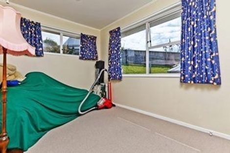 Photo of property in 16a Normanton Street, Glenfield, Auckland, 0629