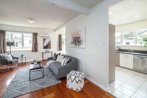 Photo of property in 10 Kent Street, Carterton, 5713