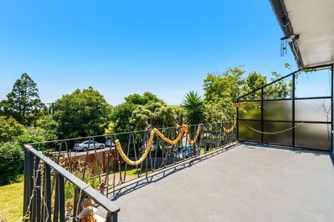 Photo of property in 11 Eastglen Road, Glen Eden, Auckland, 0602