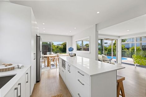 Photo of property in 3 Strowan Road, Strowan, Christchurch, 8052