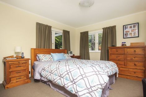 Photo of property in 27 Victory Road, Laingholm, Auckland, 0604