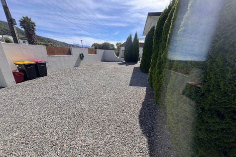 Photo of property in 29 Beach Road, Waikawa, Picton, 7220