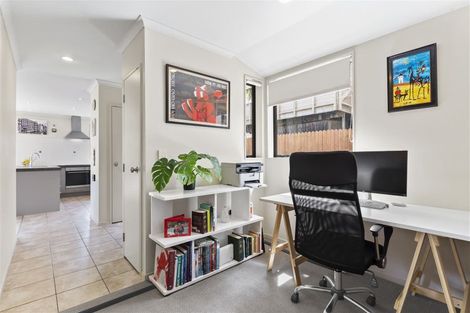 Photo of property in 48a Lewisham Street, Highland Park, Auckland, 2010