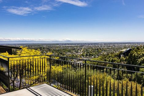 Photo of property in 16 Iles Lane, Cashmere, Christchurch, 8022